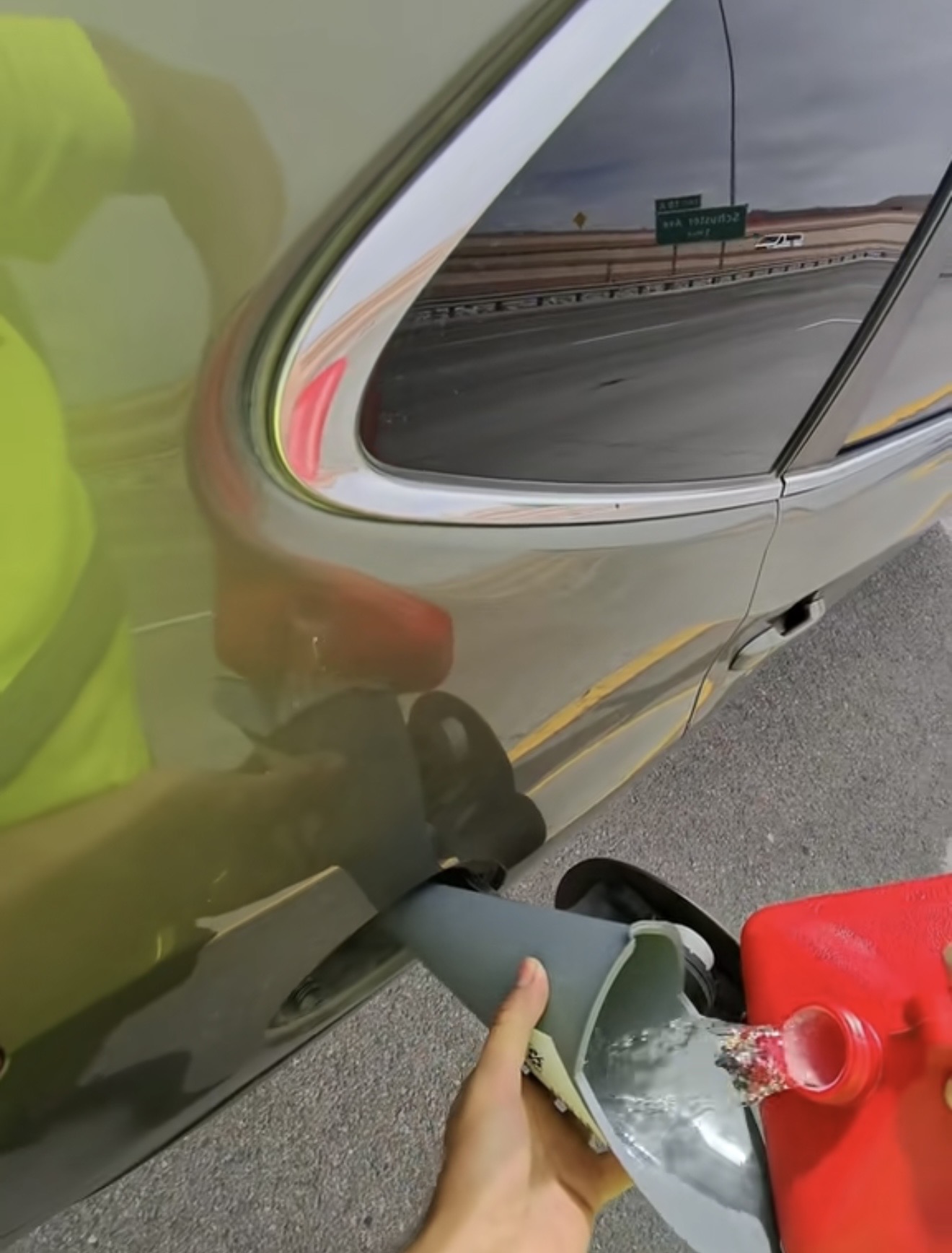 Light It Up Roadside providing emergency fuel delivery in El Paso
